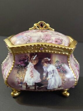 2002 My Sister, My Friend by Sandra Kuck Collectible Music Box